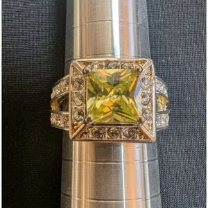 Statement Ring Womens Size 8.25 Green Square Gemstone Halo Silver Tone Bold